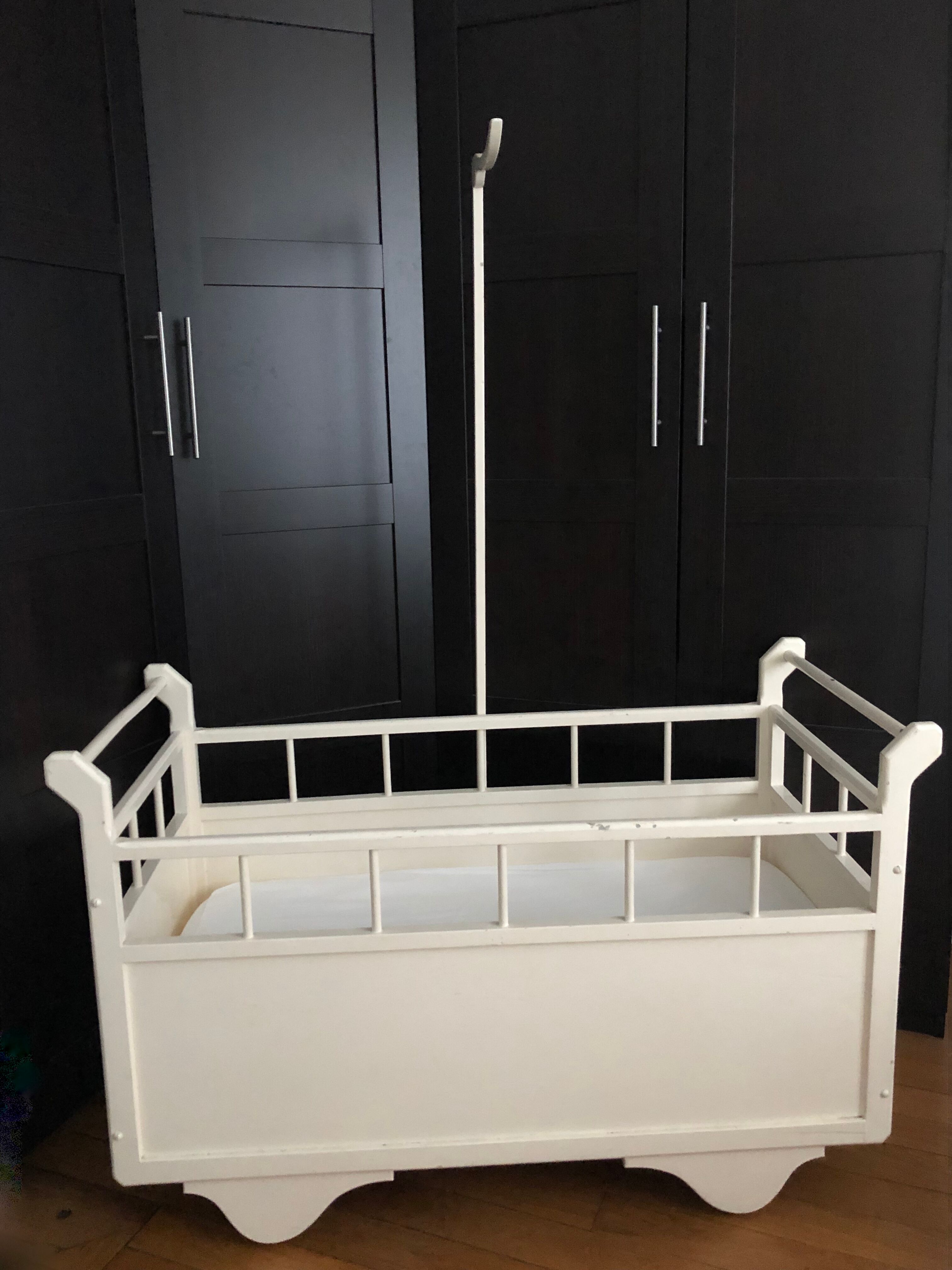 Baby cot trailer