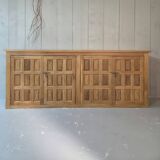Brutalist buffet