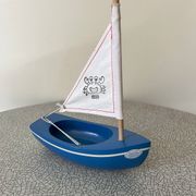 Voilier de bassin, modèle 200 de la marque française Tirot