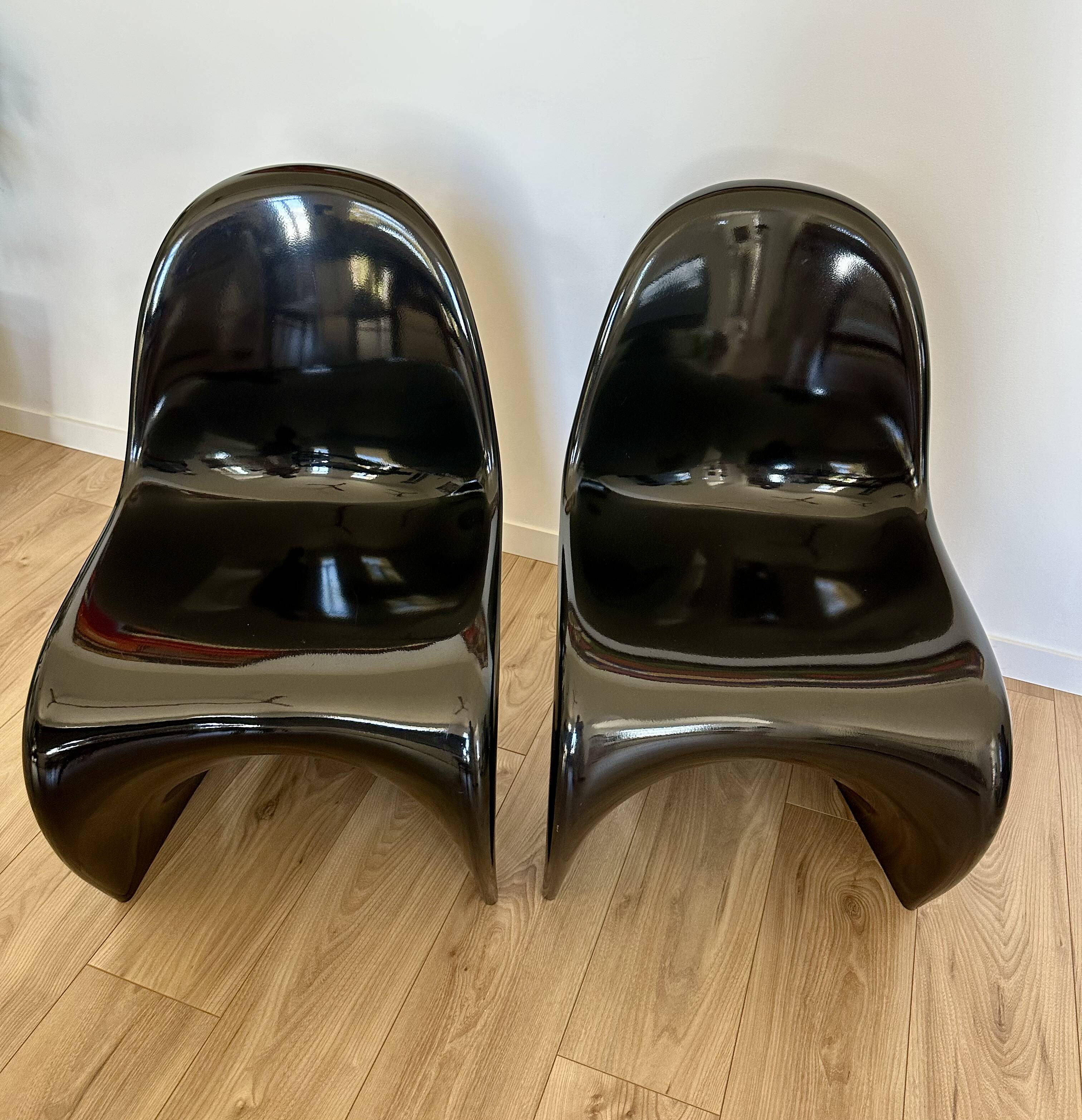 Pair of Verner Panton fiberglass S chairs, series 1, 1967