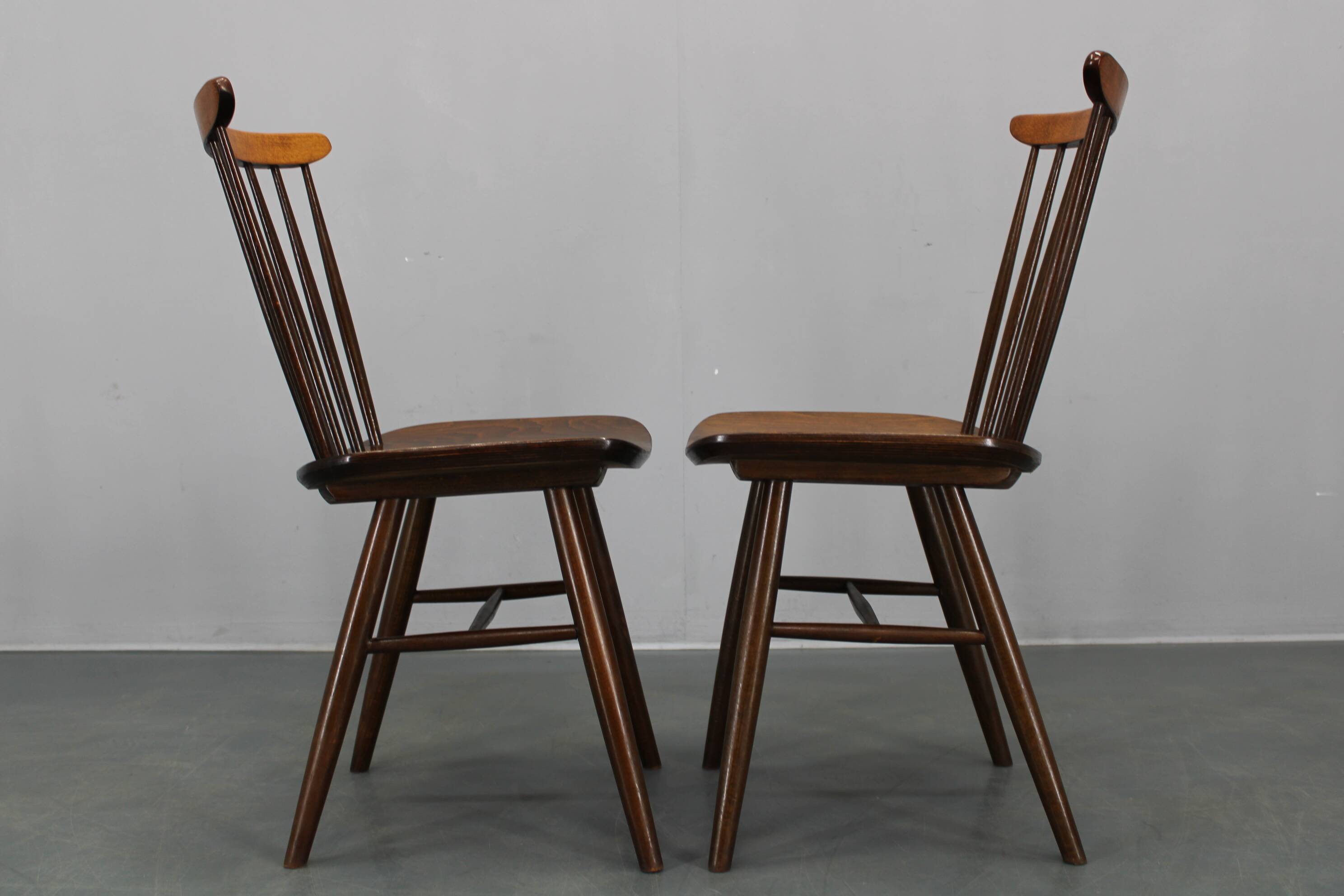 Pair of Drevounia solid beech and plywood veneer chairs, Czechoslovakia, 1970s