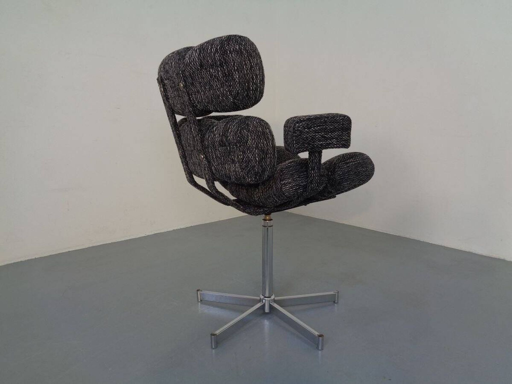 Italian Swivel Chair, 1960s