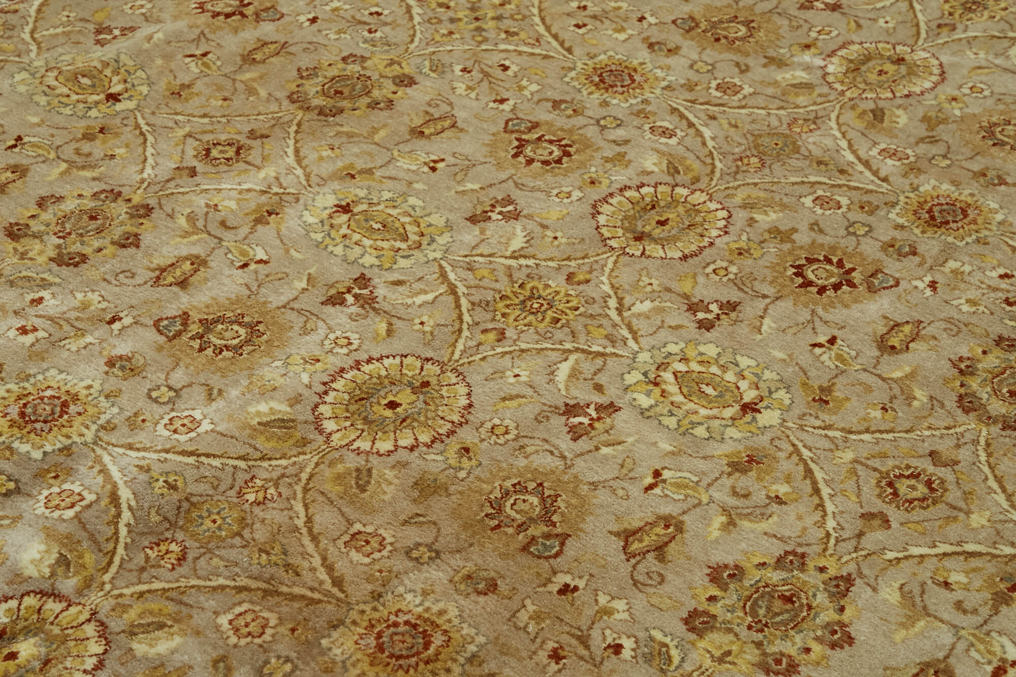 Handmade oriental contemporary 1980s 275 cm x 388 cm beige wool carpet