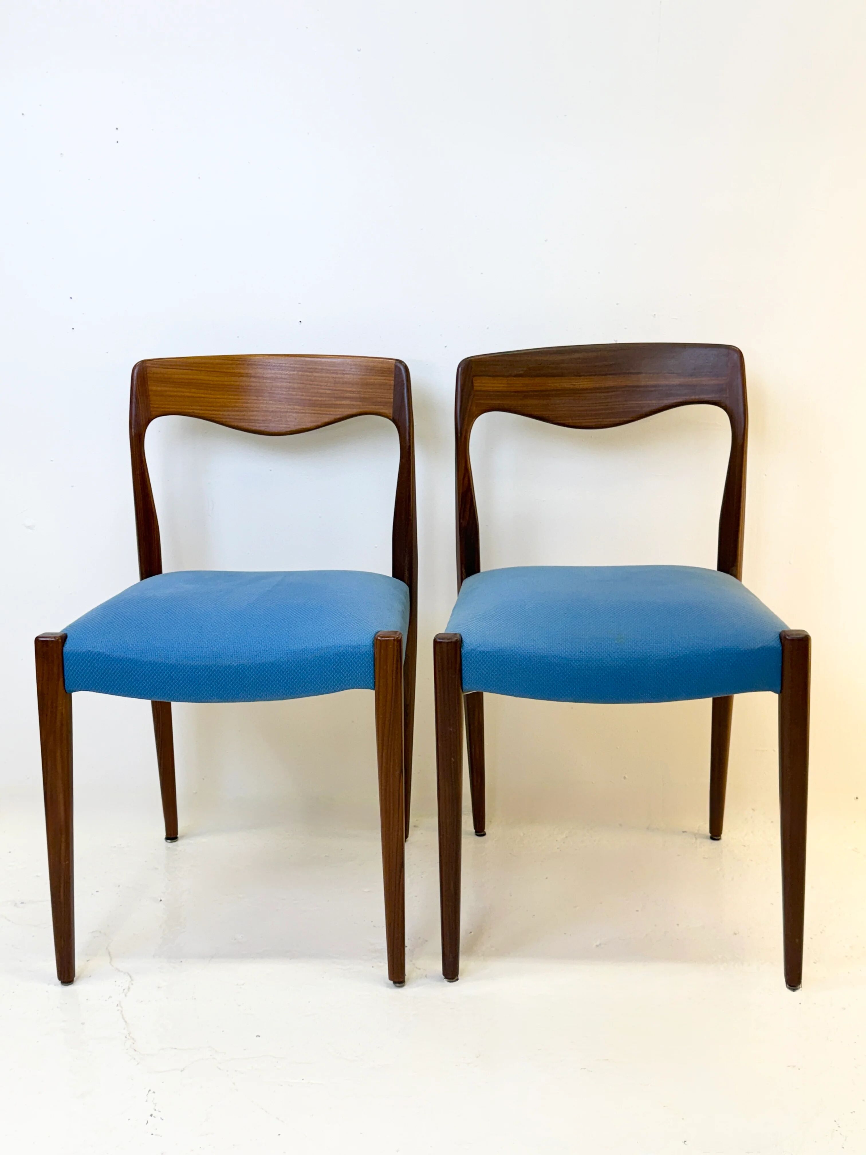 Suite de 4 chaises scandinaves, 1960s