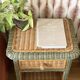 Lot de 2 tables de nuit chevets en rotin tressé vintage