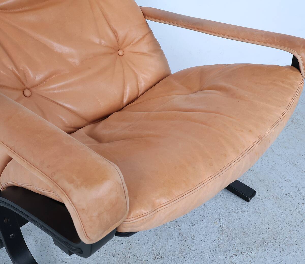Ingmar Relling leather Siesta lounge chairs, Westnofa 1970s