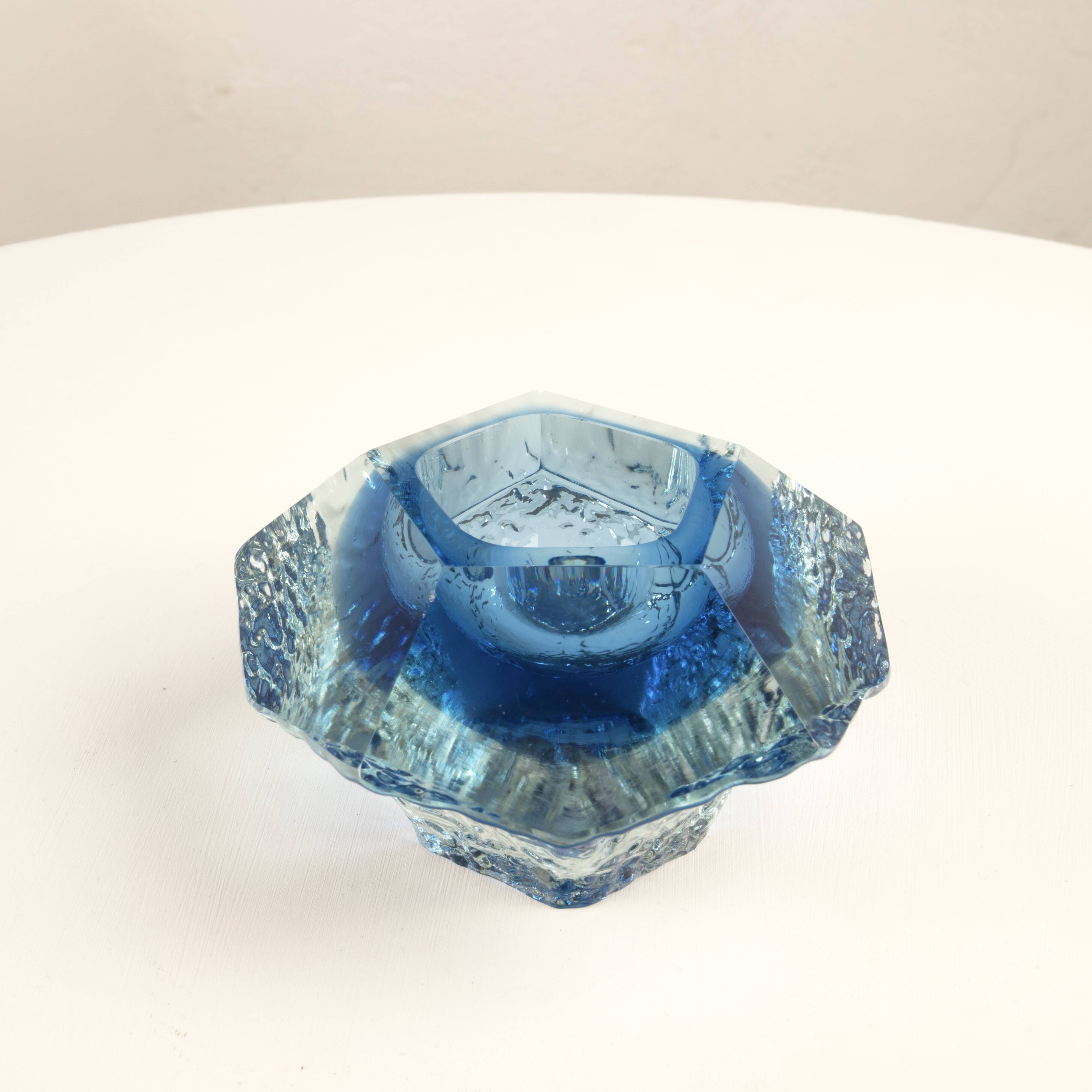 Sculptural submerged glass ashtray by Gianfranco Mandruzzato Murano