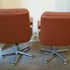 Fauteuils marron en cuir