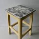Tabouret des années 50 en bois dans sa couleur d'origine