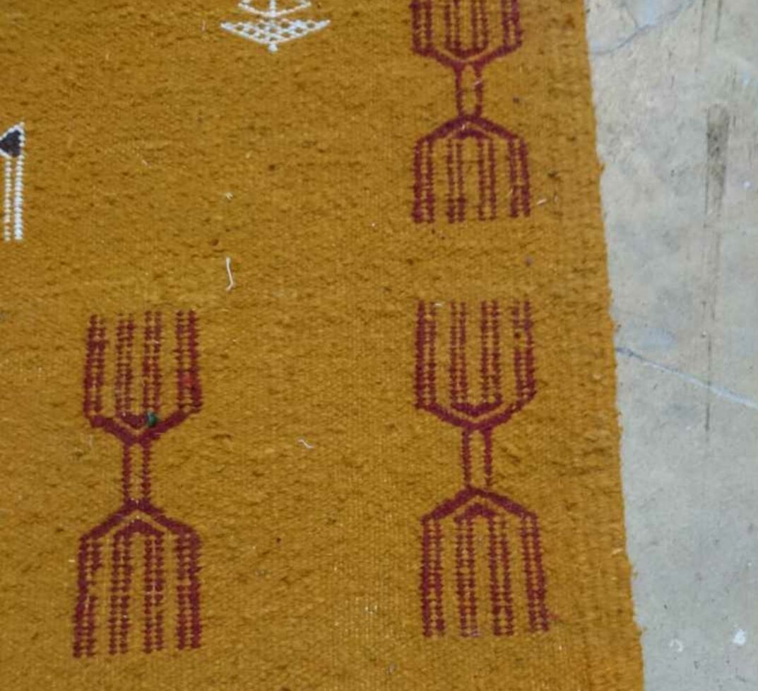 Yellow in 105x65cm wool Kilim rug