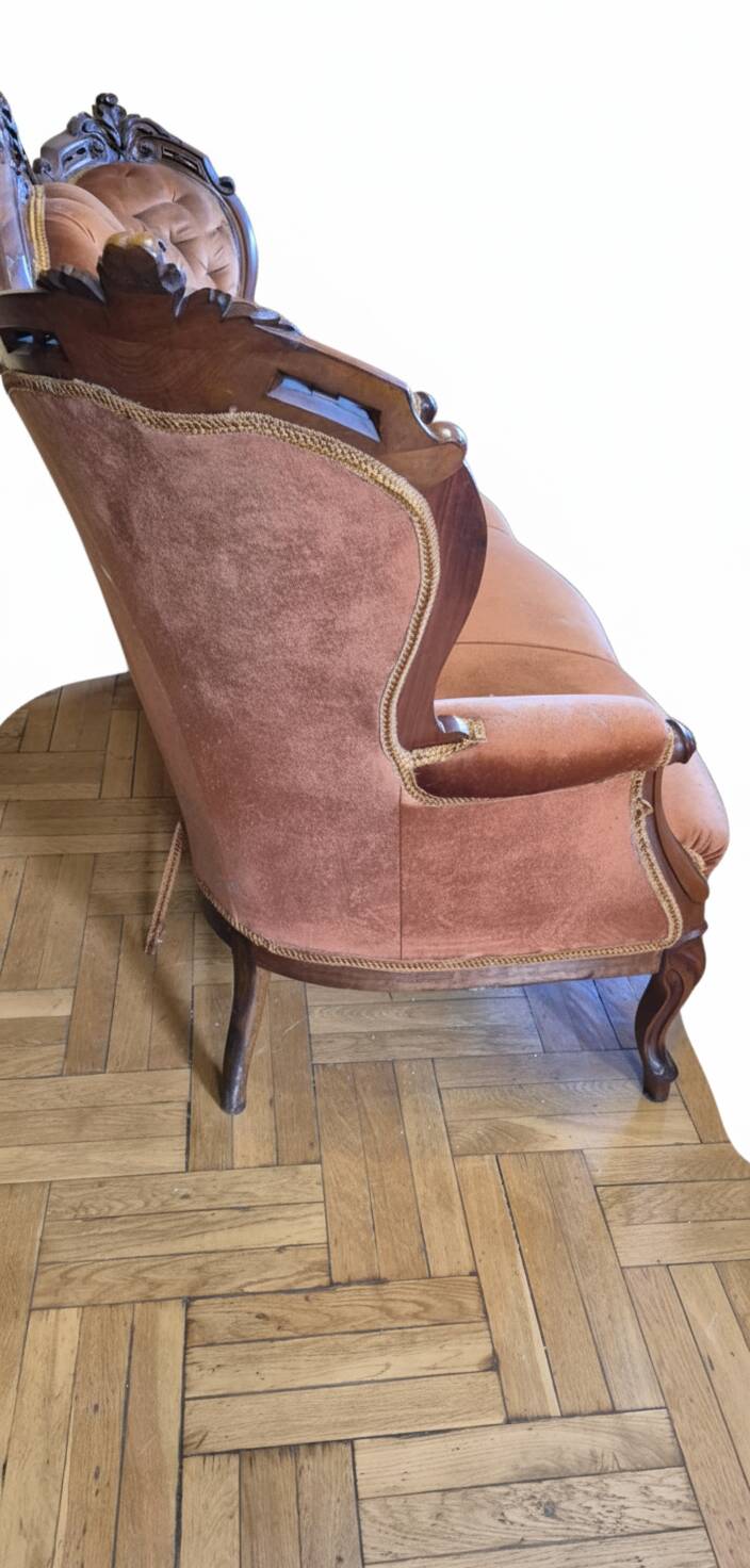 19th-century neo-Rococo antique canapé – Walnut structure