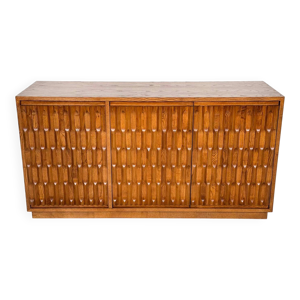 buffet brutaliste contemporain,