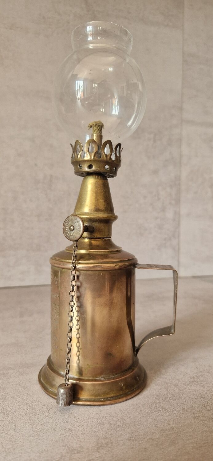 ANCIENNE LAMPE FEUTRÉE à essence Les Hirondelles type Pigeon en laiton old lamp EUR 10,00
