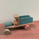 Jouet camion en bois bleu 50's
