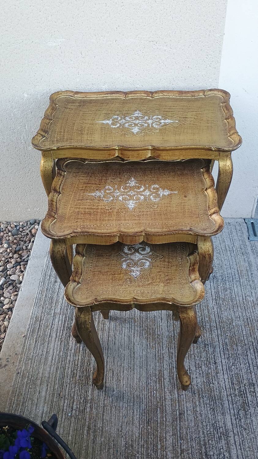 Set of three nesting tables in gilded wood in Florentine style Hollywo.