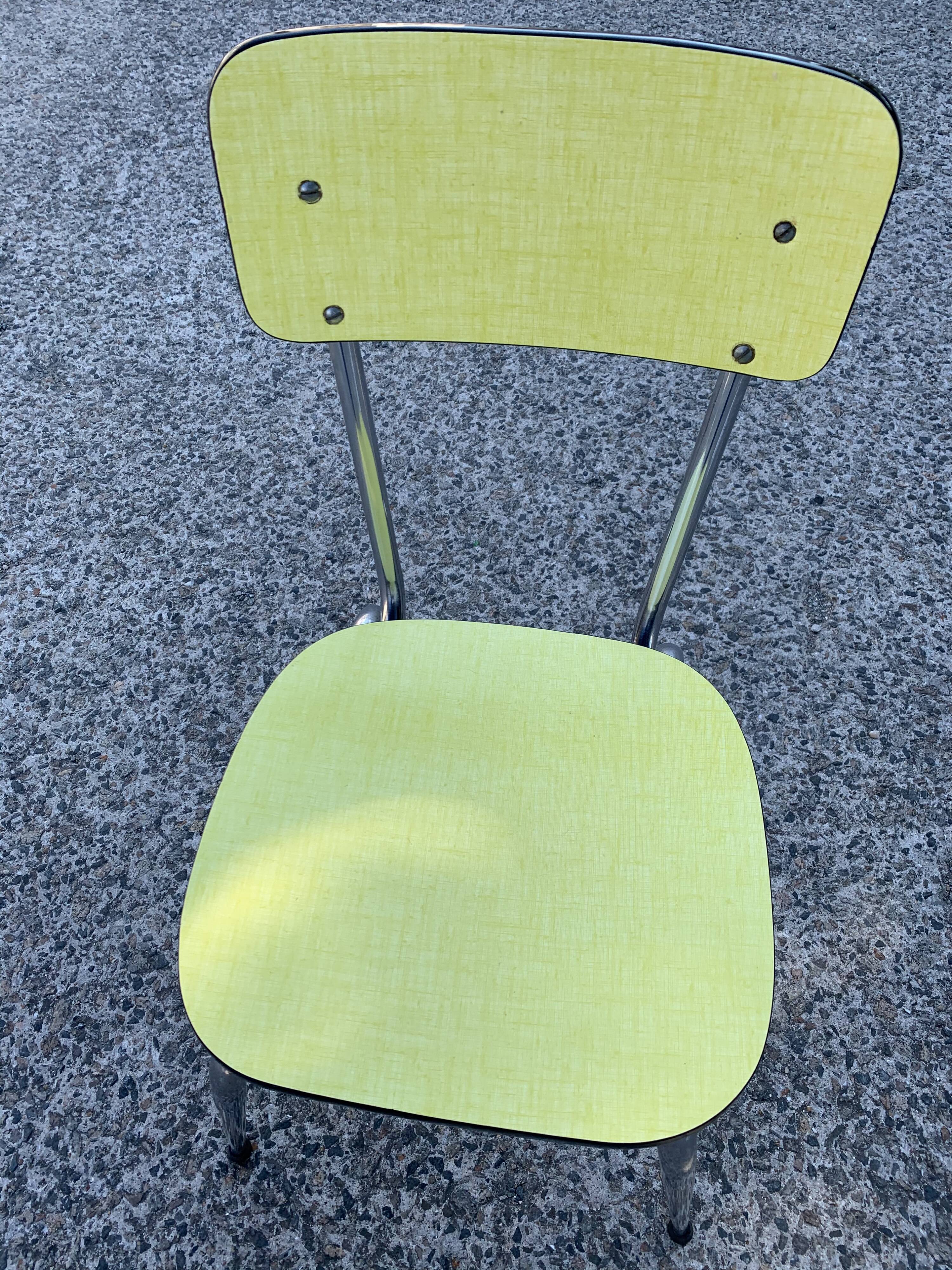 Lot de 5 chaises formica jaune 1960