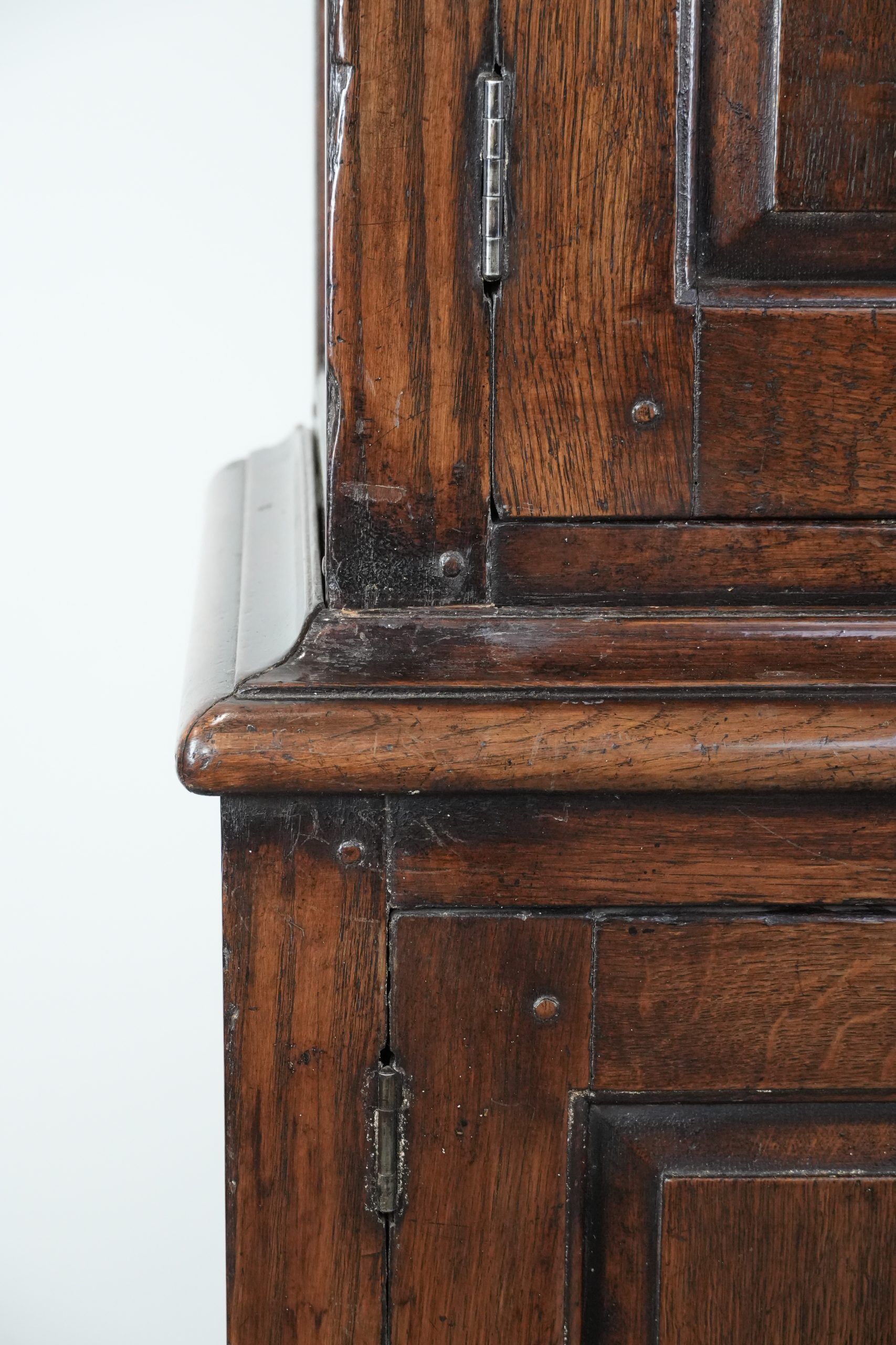 Armoire/ buffet anglais du XVIIIe siècle en chêne.