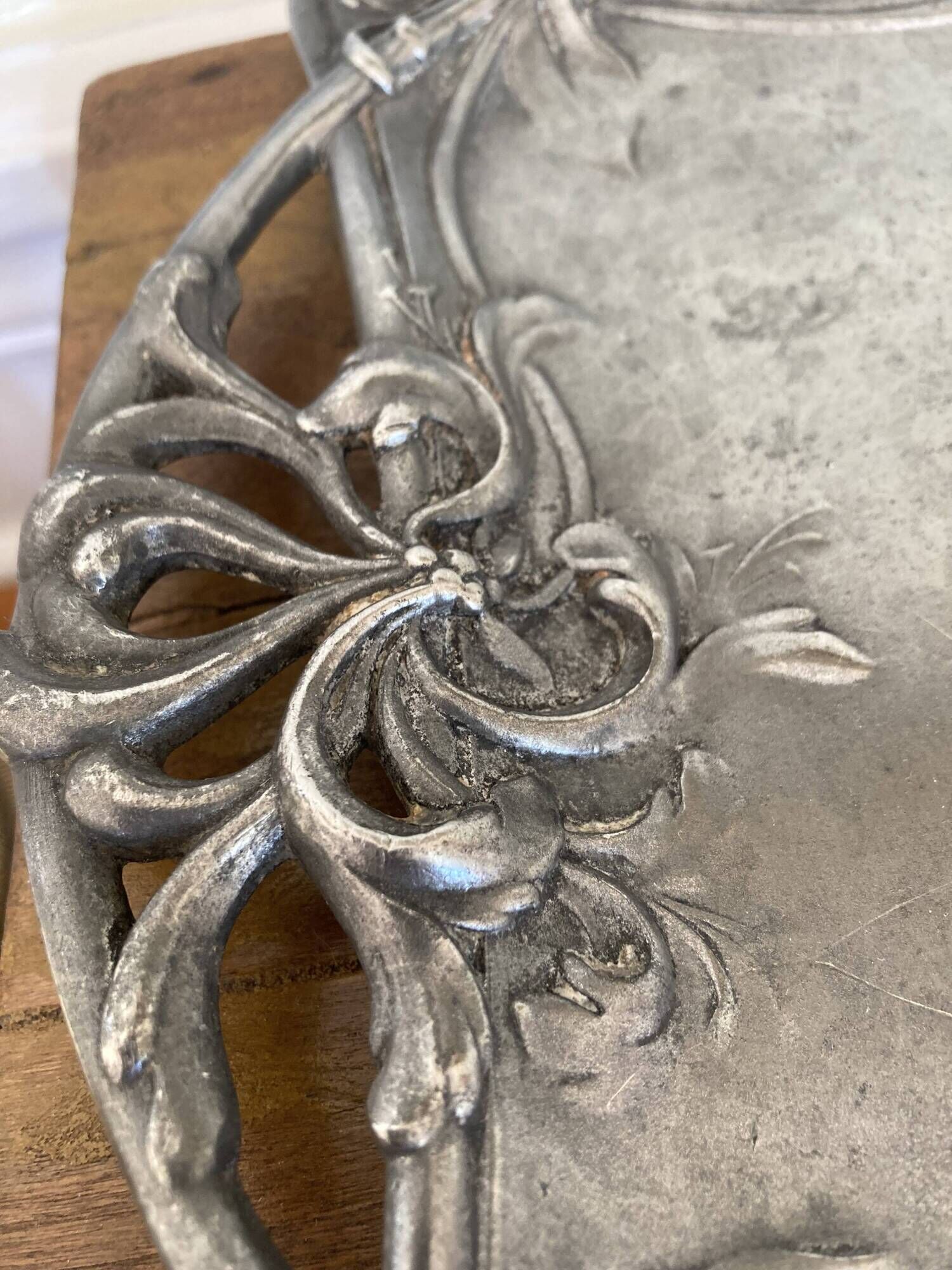Gallia art nouveau empty pocket tray with honeysuckle motif