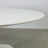 Eero Saarinen Tulip Dining Set with Swifel Chairs for Knoll International 1960s