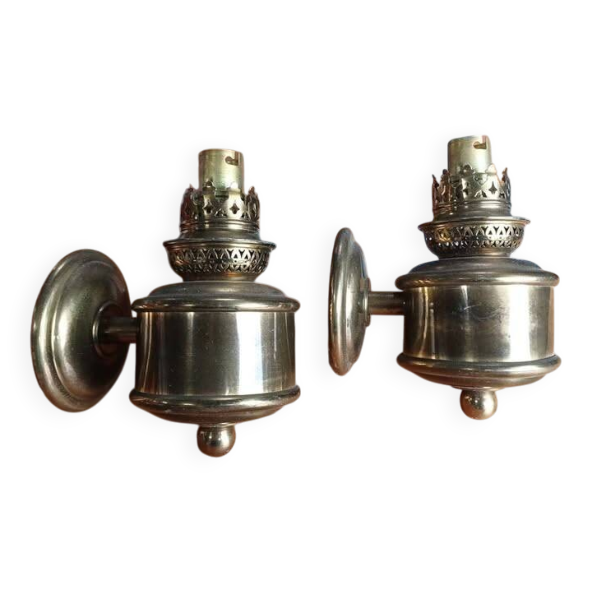 Wall lamp in oil lamp style