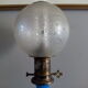 Lampe à pétrole en verre opalescent bleu, électrifiée