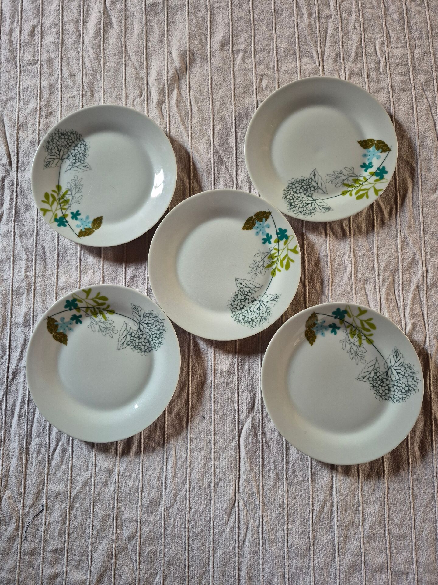 Lots plate Geneviève Lethu