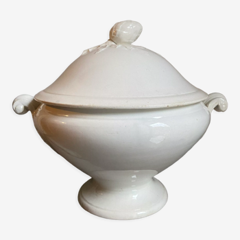 White earthenware tureen of Lunéville XIXth Century