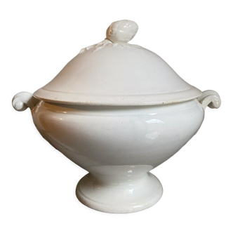 White earthenware tureen of Lunéville XIXth Century