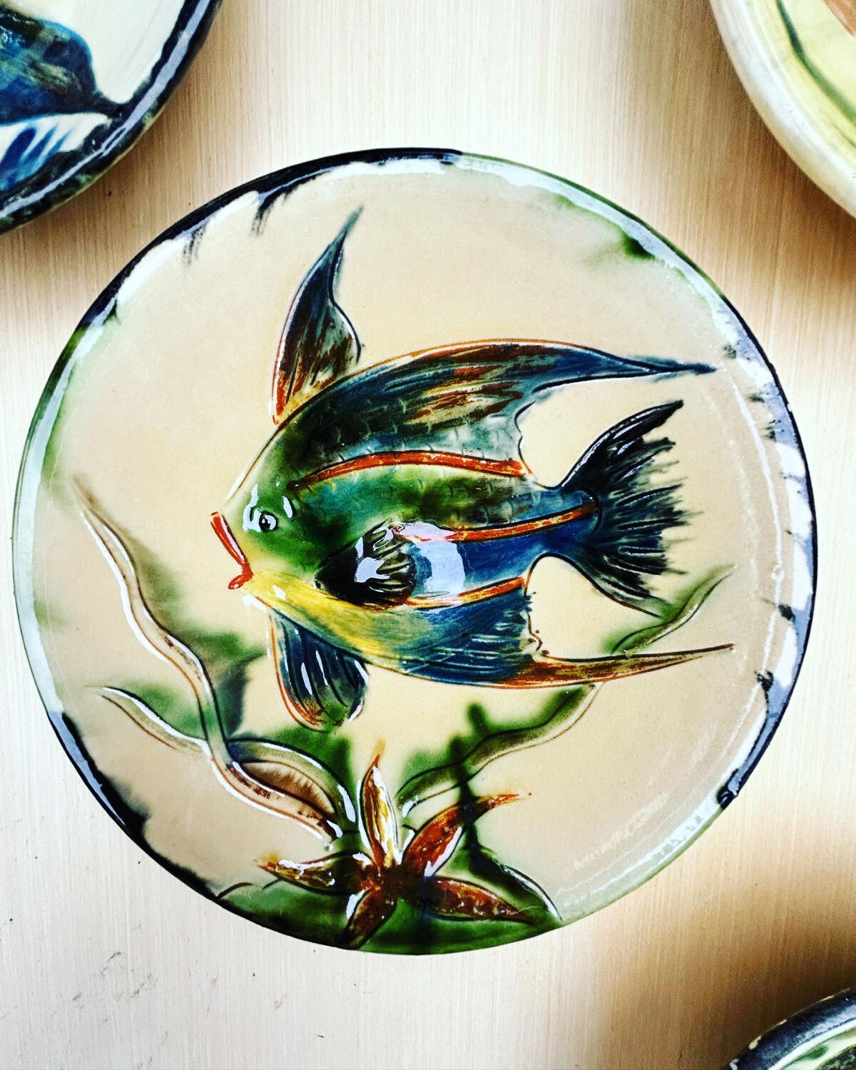 Puigdemont fish ceramic plate