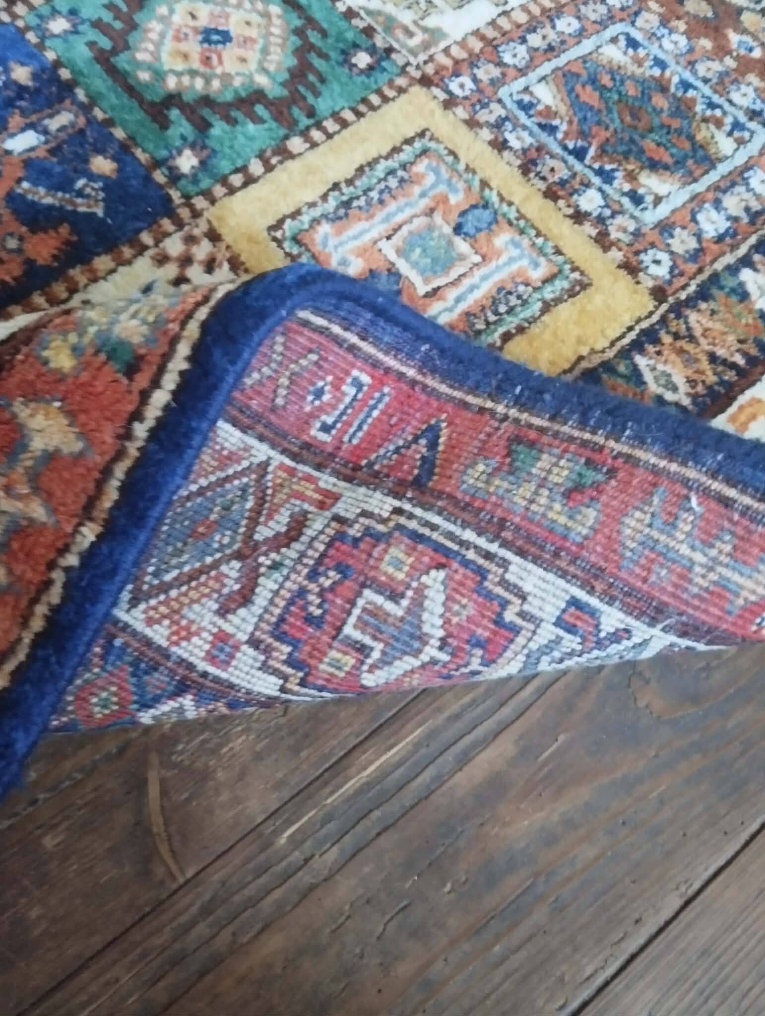 Handmade Indian rug 215x136cm