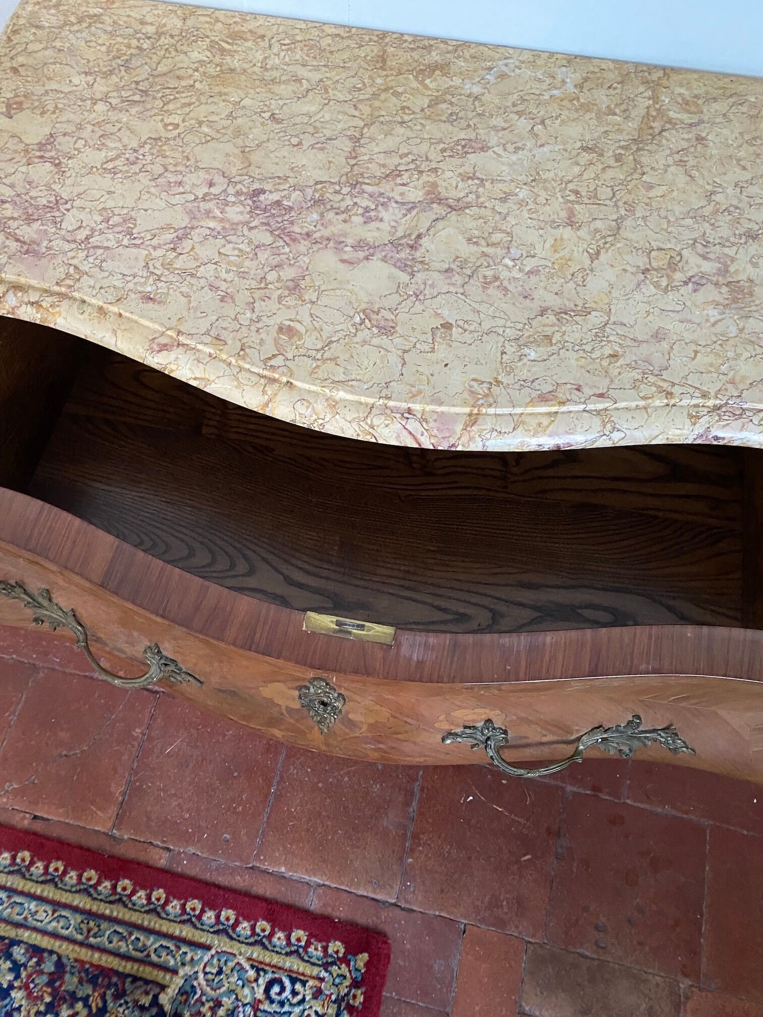 Chest of drawers in marquetry