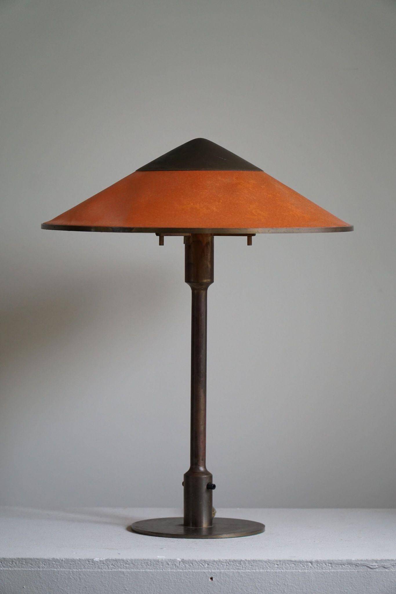 Modern Danish table lamp, model "T3" by Niels Rasmussen Thykier, made in the 1930s.