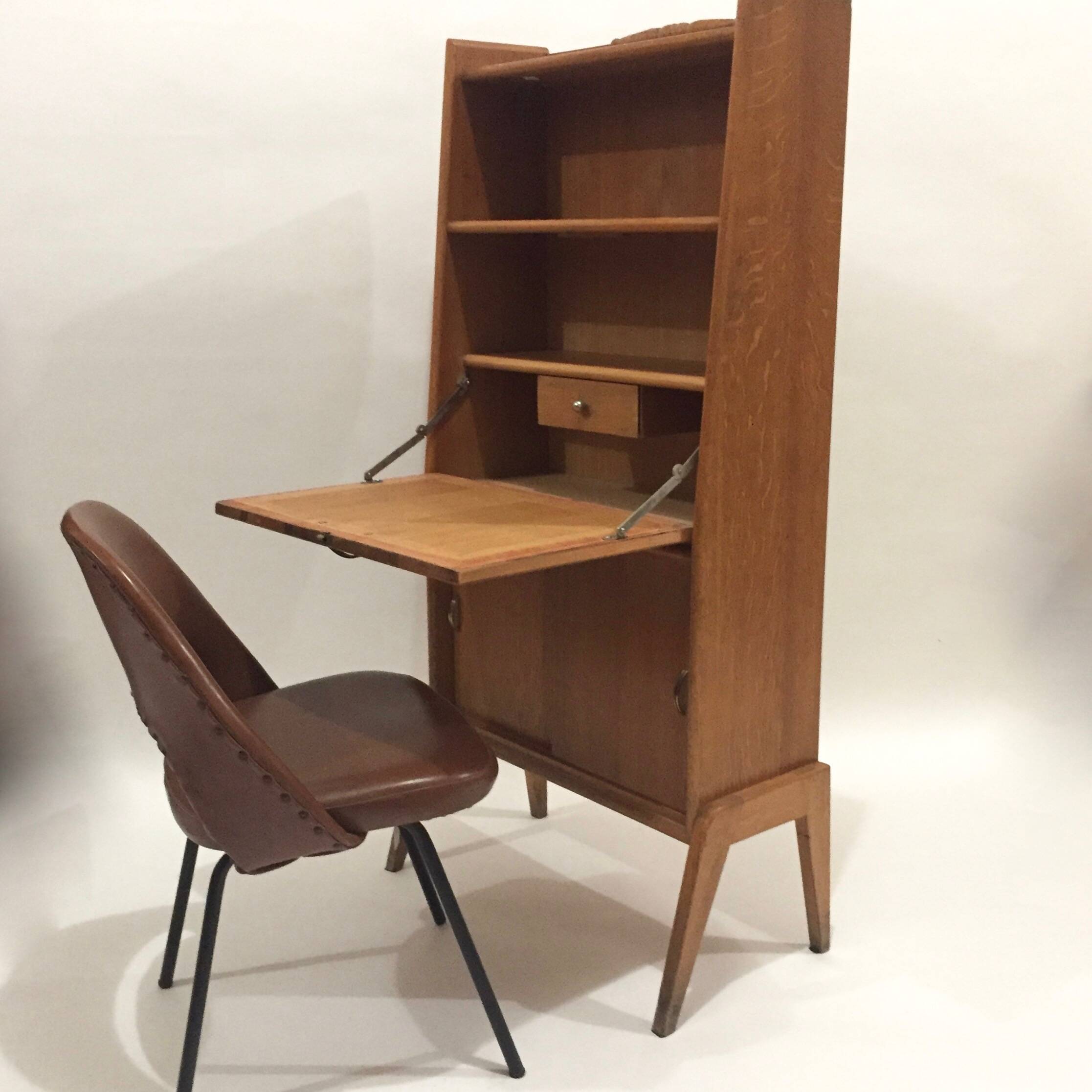 Secretary 60s compass feet