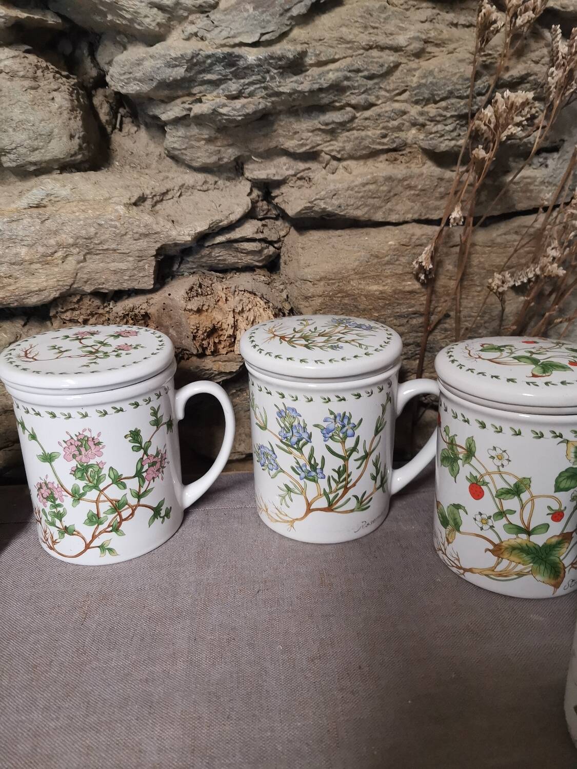 New ceramic “Medicinal Plants” tea pots