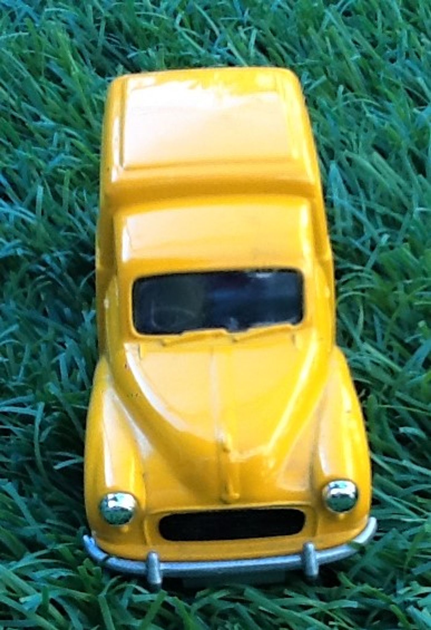 Morris1000 Van Miniature Car (1961) Bic Corgi Scale Advertising: 1/55th