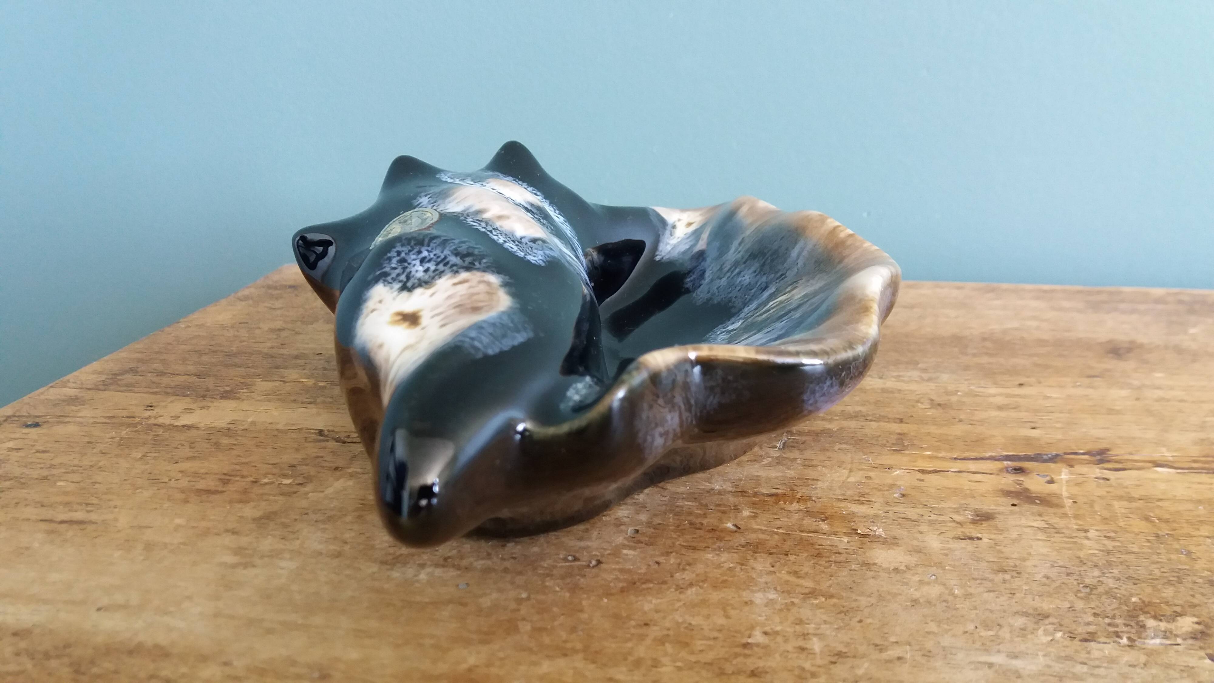 Flamed stoneware shell ashtray in Vallauris style