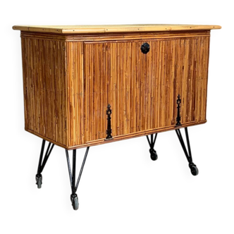 Vintage rattan buffet bar