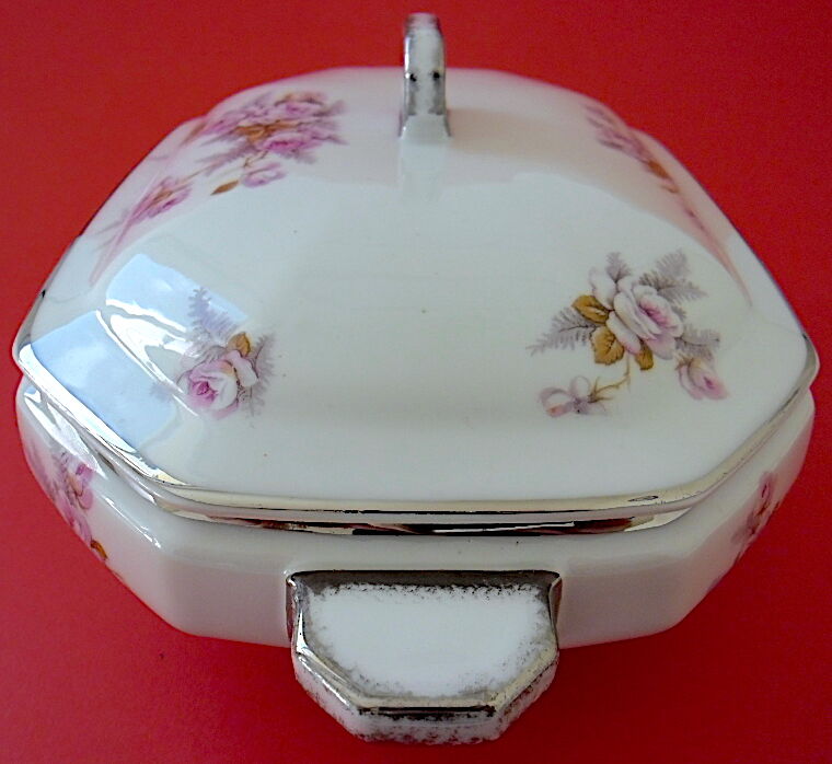 Porcelain vegetable with floral decoration