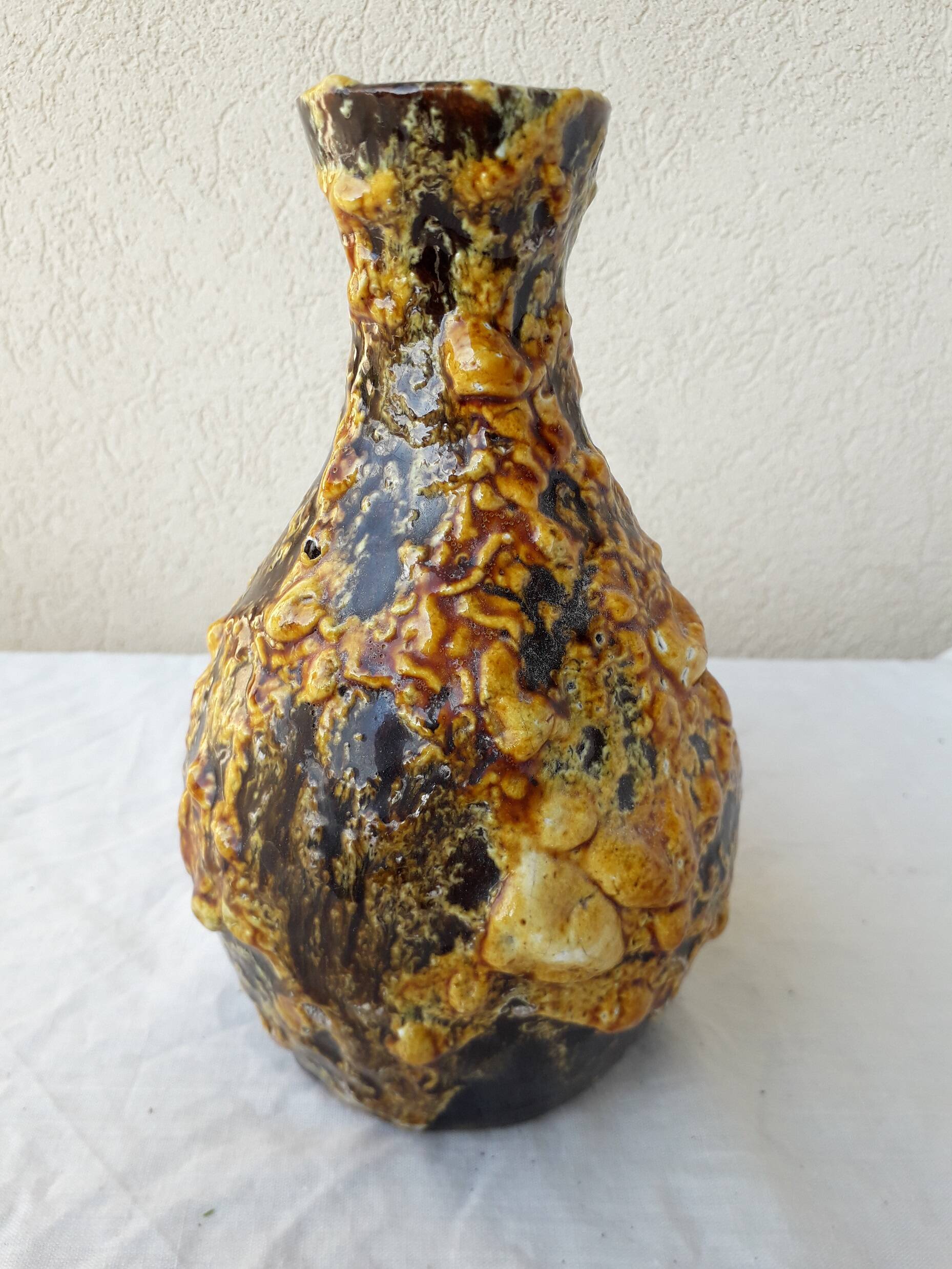 Ceramic fat lava vase