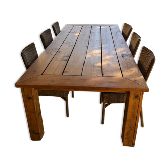 Table bois massif XXL avec 6 chaises en rotin