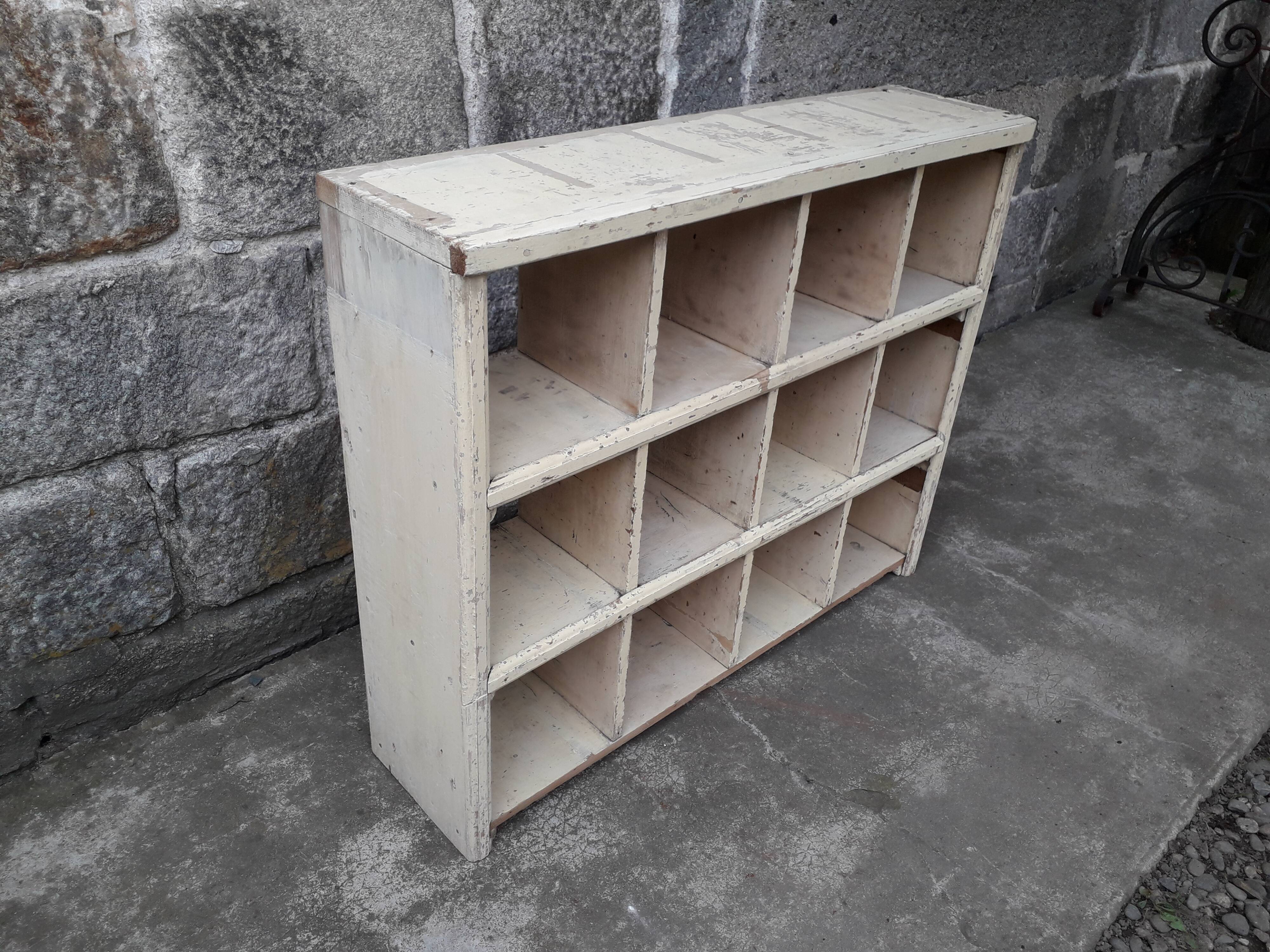 Rustic patinee shelf