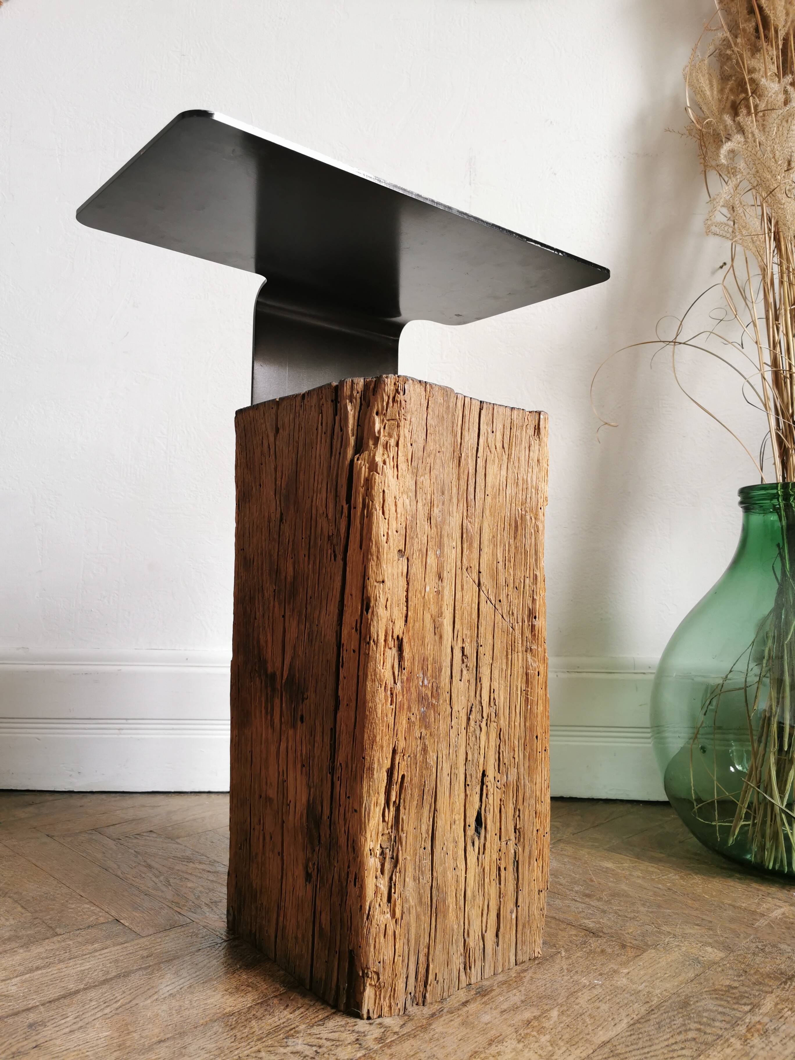 MOGG NIGHTSTAND