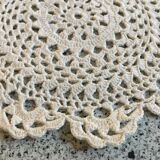 Small vintage round placemat Ø14