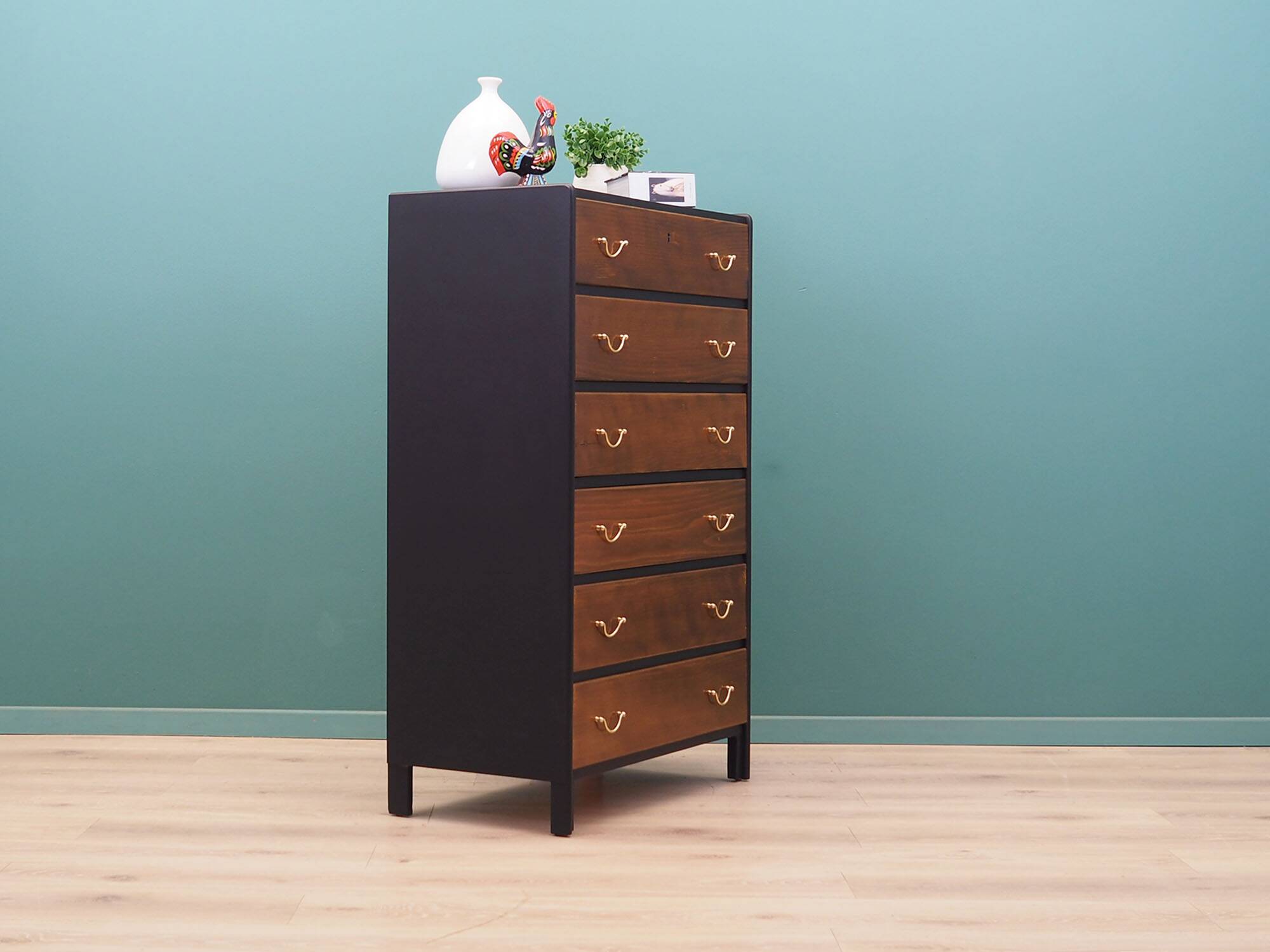 Walnut chest of drawers, Danish design, 1960s, production: Denmark