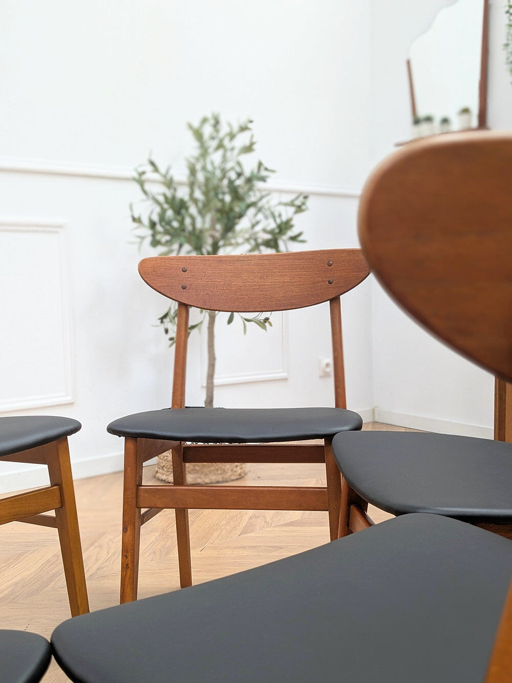 Set of 6 Farstrup model 210 chairs.