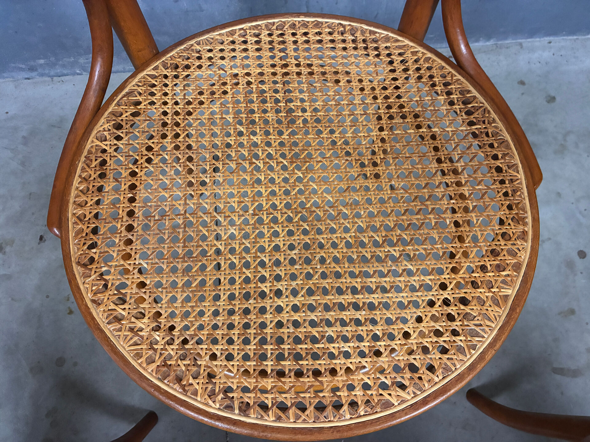 Chaises Thonet 233 Cosmos en cannage Ligna