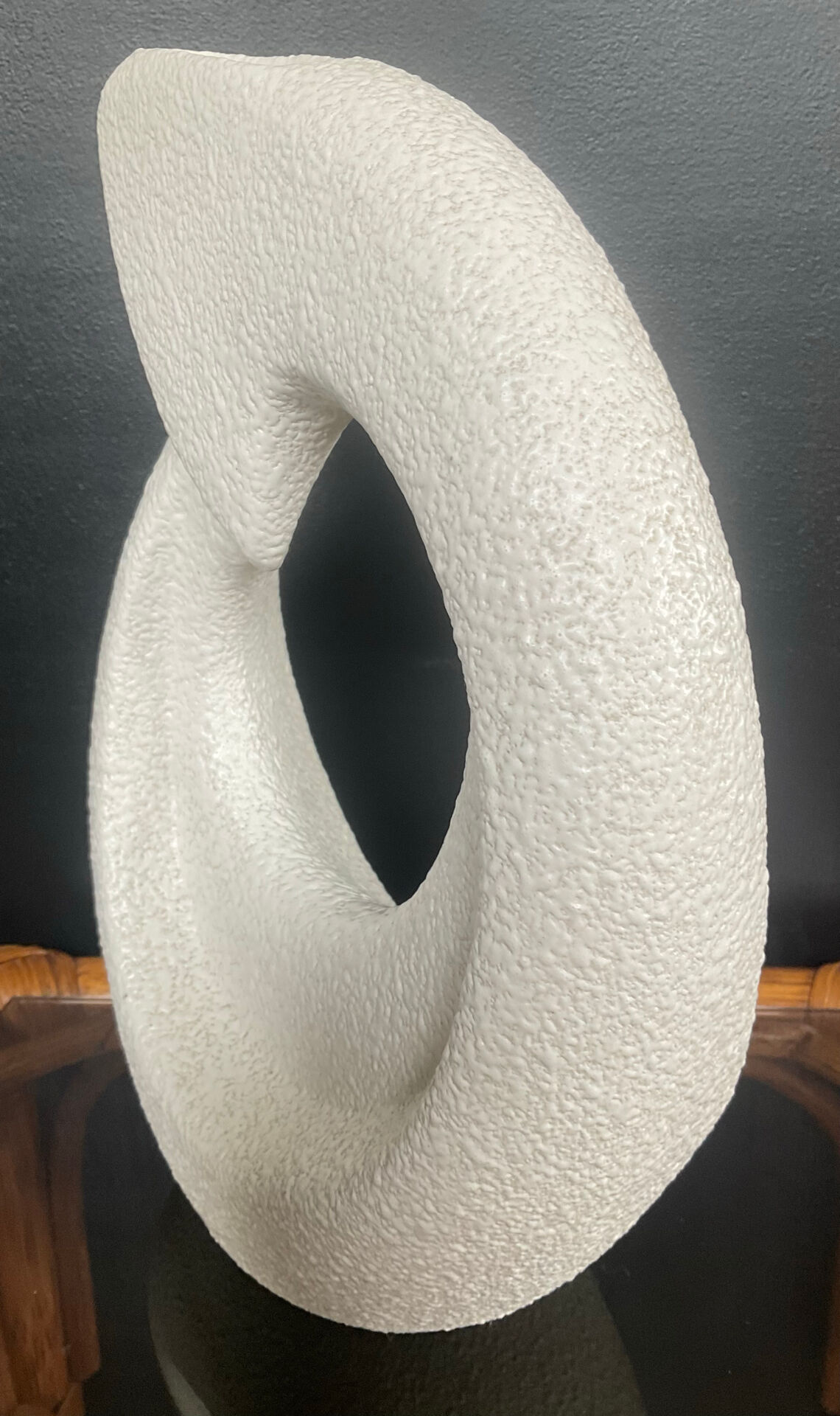 Sculptural vase by Roberto Rigon from the 1970s, signed.