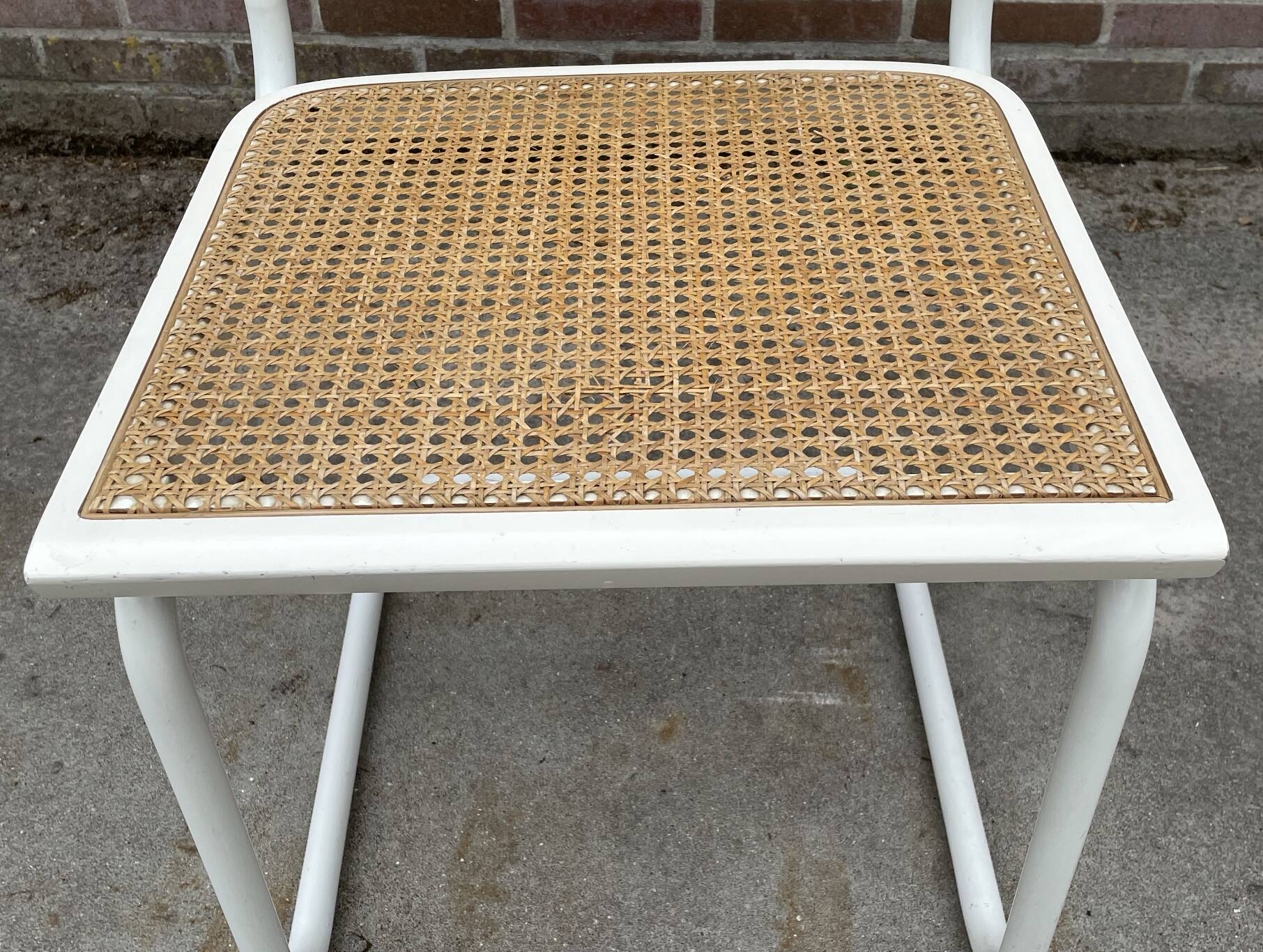 Set of 4 Cesca b32 model chairs in white by Marcel Breuer