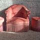 Set of crapaud armchair and 2 Napoleon III pink velvet poufs from the 19th century.