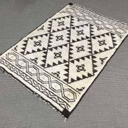 Handmade Moroccan wool rug - 1.70m x 1.20m.